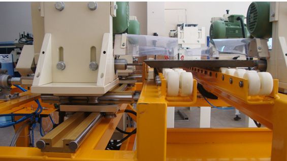 4 Kafal� Yar� Otomatik Delik Delme Makinas�